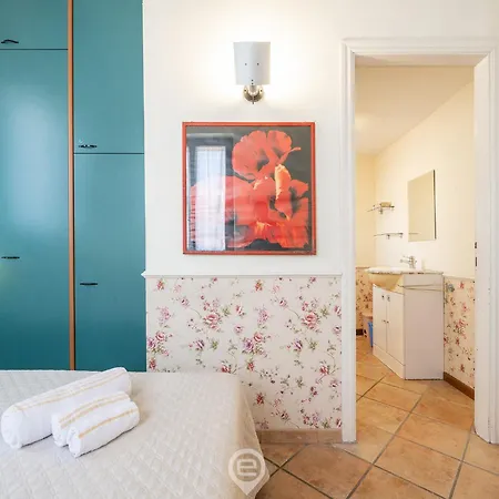 Giulia'S Central Apartment Cagliari Exterior photo